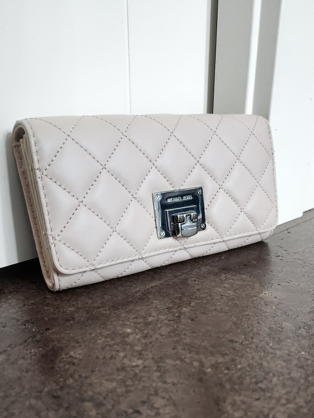 Michael Kors Astrid quilted leather carryall wallet in ballet pink
